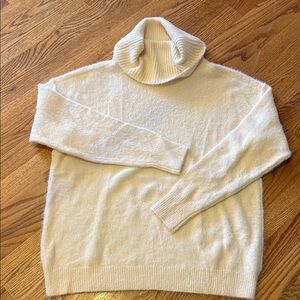 Caslon Soft Cream Knit Sweater, size large
